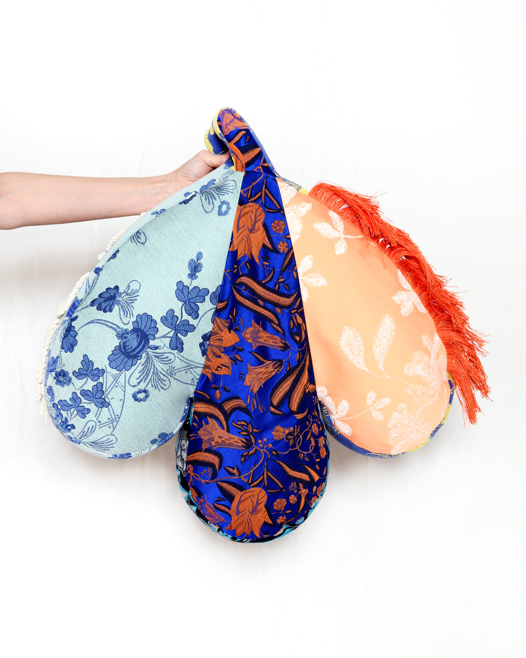 #2509 WW CUSHION BELLFLOWER ORIENTAL CASCET